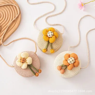 Straw Weaving Flower Round Shoulder Bag 